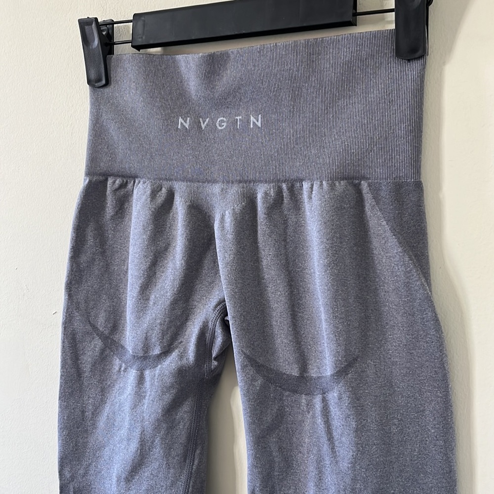 NVGTN Grey Curve Seamless Leggings Size Small - Picture 9 of 10